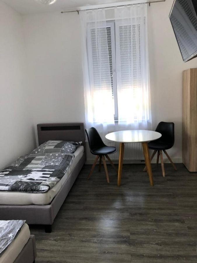 ווסלינג Godorfer Burg Monteuer Zimmer מראה חיצוני תמונה